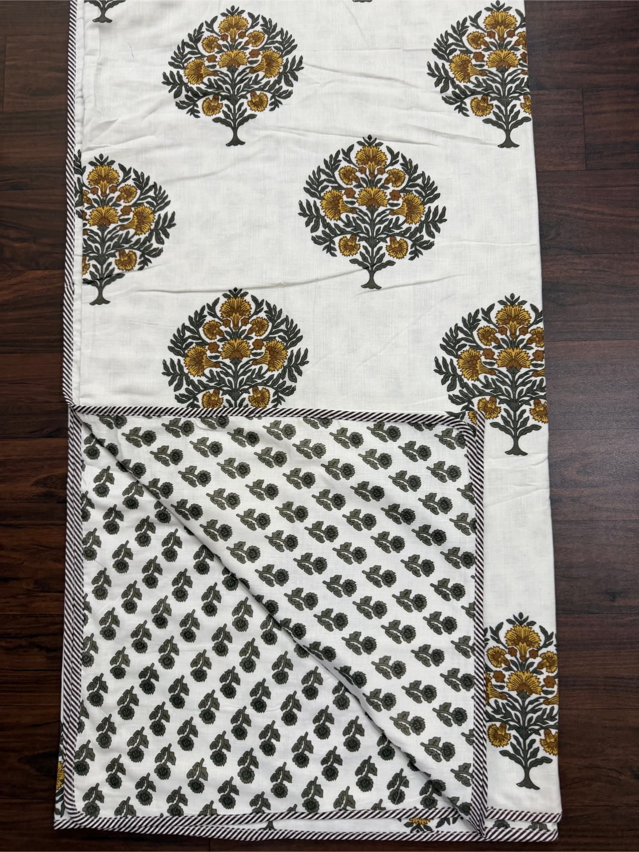 Mulmul cotton Dohar – Royal Mantel