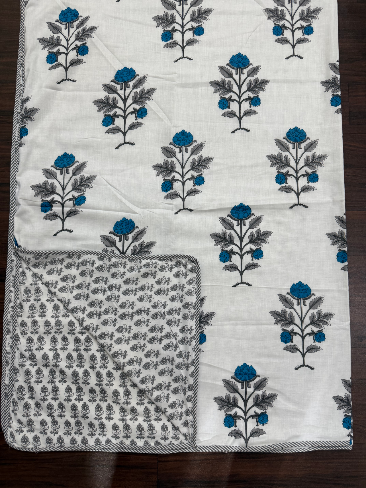 Mulmul cotton Dohar – Royal Mantel