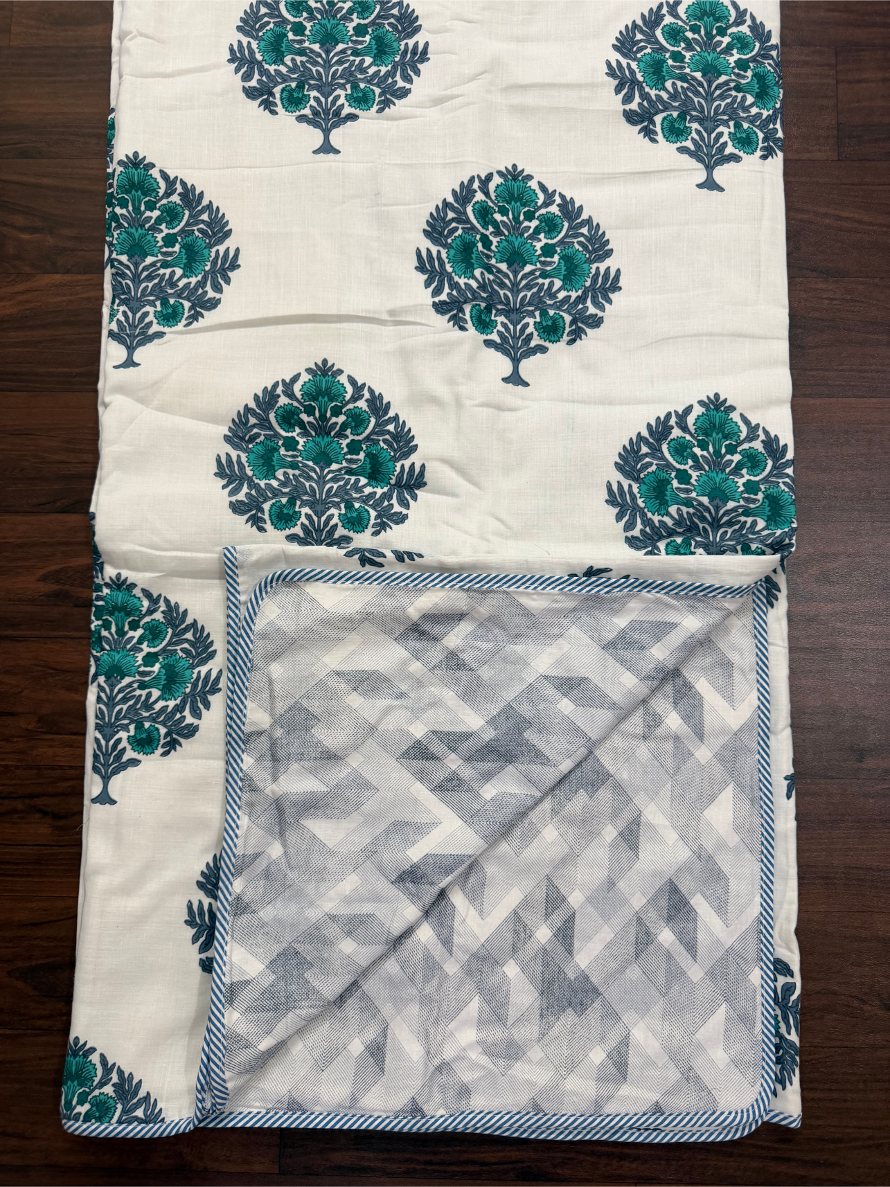 Mulmul cotton Dohar – Royal Mantel
