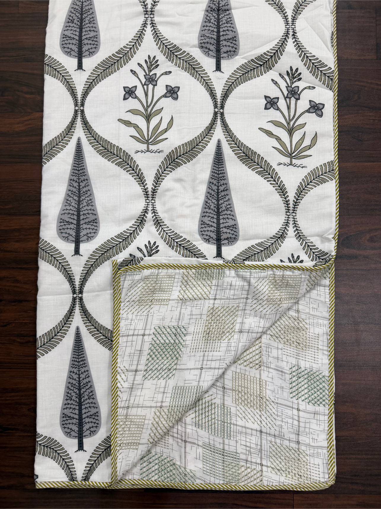 Mulmul cotton Dohar – Royal Mantel
